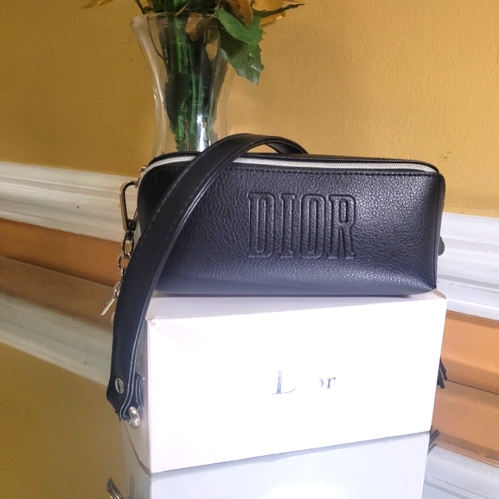 Host pick 🔥 Dior🔥beauty pouch convertible shoulder bag